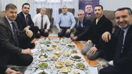 Bakanlar Depremzedelerin İftar Sofrasını Ziyaret Etti