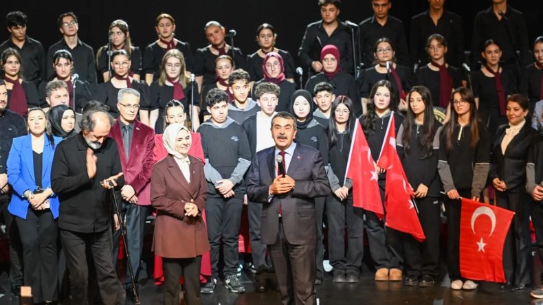 Bakanlar Tekin ve G&ouml;ktaş Erzurum'da Sanat Etkinliğine Katıldı