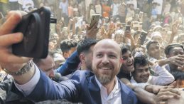 Bangladeş&rsquo;te Sevgi Dolu Anlar