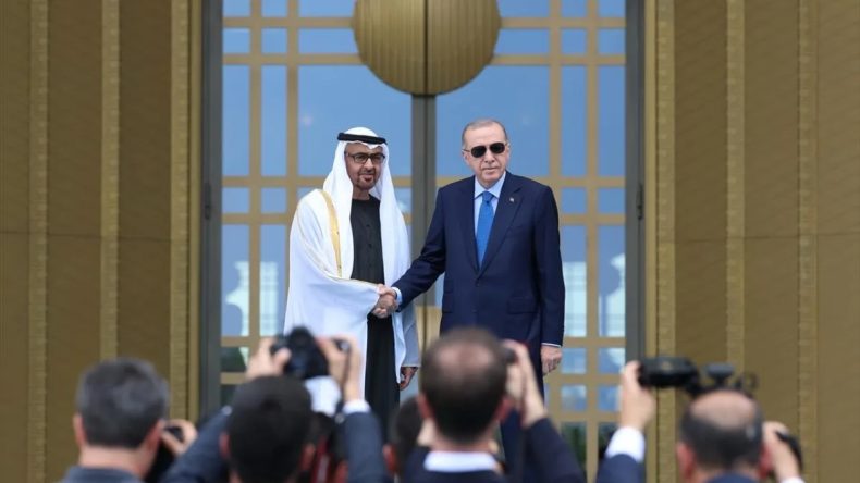 Başkan Erdoğan, BAE Devlet Başkanı ile G&ouml;r&uuml;şme Ger&ccedil;ekleştirdi