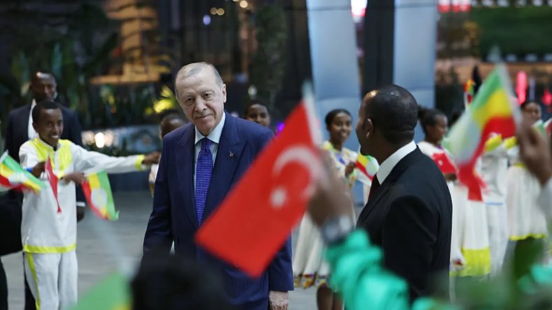 Başkan Erdoğan: CHP'nin Bataklığıyla İlgilenmiyoruz, Biz Sadece İşimize Odaklanıyoruz