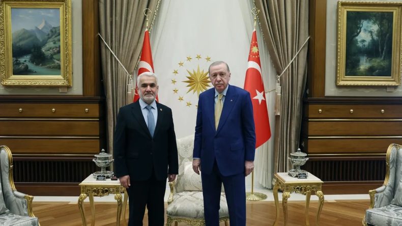 Başkan Erdoğan, H&Uuml;DA PAR Genel Başkanı Yapıcıoğlu'nu Ağırladı