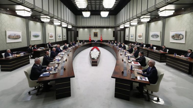 Başkan Erdoğan Kabineyi Topluyor!