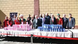 Başkan Gen&ccedil;, K&ouml;pr&uuml;başı&rsquo;ndaki &ccedil;ocuklarla tekne orucunu paylaştı