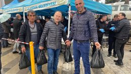 Belediye, Tonlarca &Uuml;cretsiz Dağıttı: 1 Saat İ&ccedil;inde T&uuml;kendi