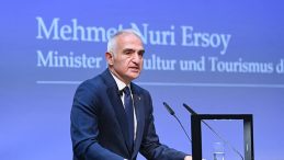 Berlin'de Tarihin İzleri: Bakan Ersoy 12 Bin Yıllık Mirası Sergiledi