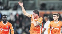 Bertuğ&rsquo;un Elmacık Kemiği Kırıldı