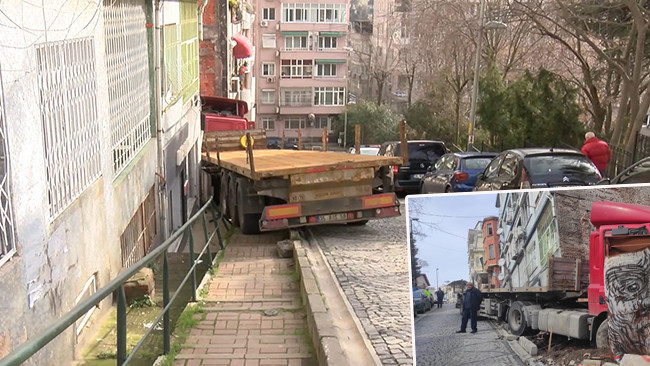 Beşiktaş'ta b&uuml;y&uuml;k bir kazadan d&ouml;n&uuml;ld&uuml;: Yokuştan kayan TIR bir binanın duvarına &ccedil;arptı