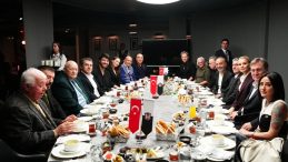 Beşiktaşlı Sanat&ccedil;ılar ve Basın Mensupları İftarda Buluştu!