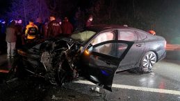 Beykoz'da İki Ara&ccedil; Kafa Kafaya &Ccedil;arpıştı: 1 &Ouml;l&uuml;, 5 Yaralı