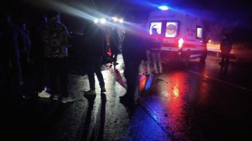 Beykoz'da İki Ara&ccedil; Kafa Kafaya &Ccedil;arpıştı: 1 &Ouml;l&uuml;, 5 Yaralı