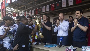 Bilal Erdoğan, Bangladeş'teki Cox's Bazar Arakan M&uuml;lteci Kampını Ziyaret Etti