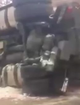 Bing&ouml;l'de Y&uuml;rekleri Ağızlara Getiren Kaza: Doğalgaz Taşıyan TIR Devrildi!