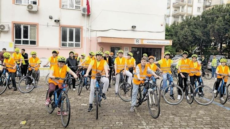 Bisikletle Akran Zorbalığını Ortadan Kaldıran Proje