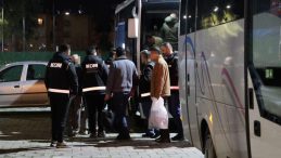 Buca Belediyesi'ne Operasyonda 26 Ş&uuml;pheli Adliyede