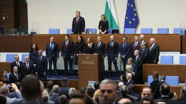 Bulgaristan'da Ge&ccedil;ici H&uuml;k&uuml;met İş Başına Ge&ccedil;ti