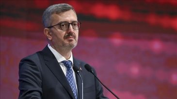 Burhanettin Duran: "B&ouml;lgemizde Savaş İstikrarı Tehdit Altında"