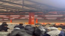 Bursa'da G&ouml;r&uuml;lmemiş İzdiham: Mağaza A&ccedil;ılışı Coşkuyla Kutlandı!