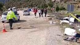 Bursa'da Hafriyat Kamyonuyla &Ccedil;arpışan Otomobilin S&uuml;r&uuml;c&uuml;s&uuml; Yaralandı, Eşi Hayatını Kaybetti