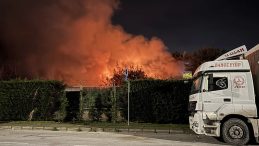 Bursa'daki Tekstil Fabrikasında Yangın Kontrol Altına Alındı