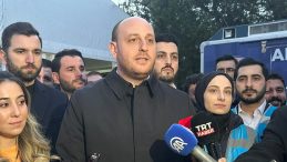 B&uuml;y&uuml;kg&uuml;m&uuml;ş, 'Gen&ccedil;Nokta' &ccedil;adırında vatandaşlarla iftar yaptı