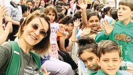 Cansu Şef&rsquo;in &lsquo;yaşam istasyonu&rsquo;&hellip; Yaraları notalarla sarıyorlar