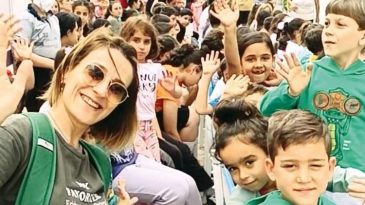 Cansu Şef&rsquo;in &lsquo;yaşam istasyonu&rsquo;&hellip; Yaraları notalarla sarıyorlar