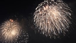 &Ccedil;in'de Havai Fişek D&uuml;kkanında Patlama: 12 Kişi Hayatını Kaybetti