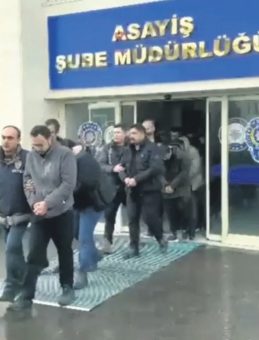 &Ccedil;akarlı Dolandırıcıların Ağına Darbe: 15 Ş&uuml;pheli Cezaevinde