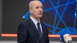 &Ccedil;alışmalar 7 Pilot İlde Başladı! Y&Ouml;K Başkanı Erol &Ouml;zvar Detayları A&ccedil;ıkladı: Uygulamalı Eğitim Modellerini Devreye Alıyoruz