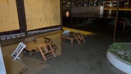 &Ccedil;anakkale'de Şiddetli Yağış: Sarı&ccedil;ay Taştı, İşletmeler Su İ&ccedil;inde Kaldı