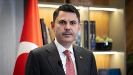 &Ccedil;evre, Şehircilik ve İklim Değişikliği Bakanı Murat Kurum, 6 Şubat depremlerinde hayatını kaybedenleri andı