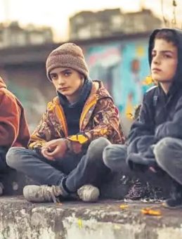 &Ccedil;ocuklar Su&ccedil;u Arkadaşlarıyla İşliyor