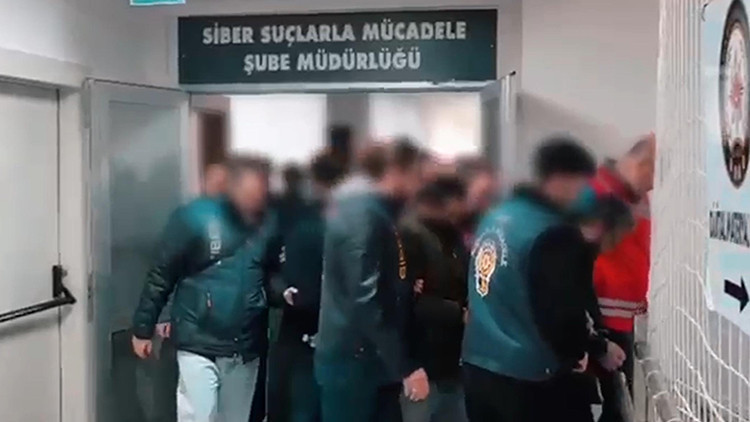 &Ccedil;ocuklara Ait M&uuml;stehcen G&ouml;r&uuml;nt&uuml;leri Satın Alan 9 Kişi Tutuklandı