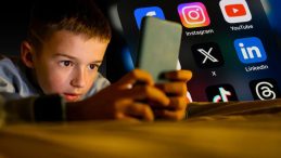 &Ccedil;ocuklara Sosyal Medya Yasağı K&uuml;resel Boyut Kazanıyor! Uzmanlar Veri G&uuml;venliğine Dikkat &Ccedil;ekiyor