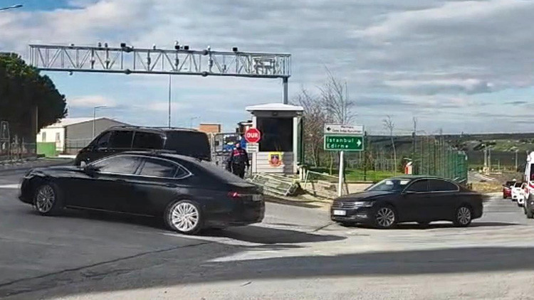 CHP Genel Başkanı &Ouml;zel, İmamoğlu'nu Cezaevinde Ziyaret Etti