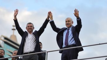 CHP Genel Başkanı &Ouml;zel: Tutuksuz ve Adil Bir Yargılama S&uuml;reci Bekliyoruz