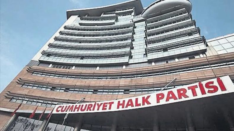 CHP'de Arınma Çağrısı Yapan Üyeler İhraç Edildi