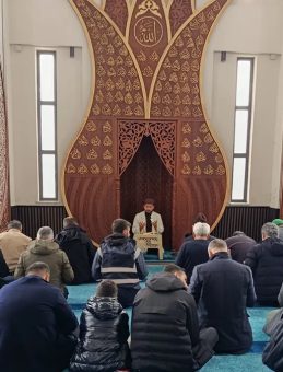 Cuma Hutbesinde Deprem ve Yardımlaşma Ruhuna Dikkat &Ccedil;ekildi