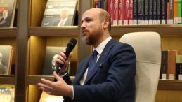 Cumhurbaşkanı başka kul&uuml;p olsa yine yapardı