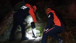 Define Arayışı Faciası: Sarnı&ccedil;ta Mahsur Kaldılar, 4 Saatte Kurtarıldılar