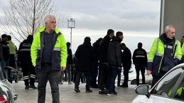 DEM Partili Belediyede İş&ccedil;ilerin Maaş İsyanı