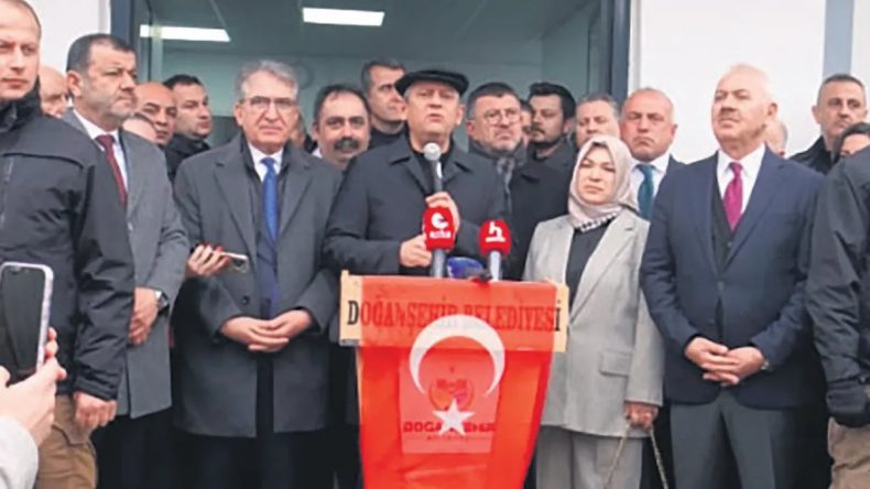 Deprem Bölgesine Atık Konteyneri Gönderildi