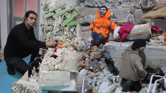 Depremlerden Etkilenen Sanat&ccedil;ı: &Uuml;&ccedil; Ayda Tamamlıyor! "Kendi İ&ccedil;imden Geliyor ve Şekil Vermeye Başlıyorum"