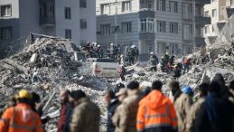 Dezenformasyonla M&uuml;cadele Merkezi 6 Şubat depremlerinin 3. yılında yeniden hatırlattı! "Bir yalan, ka&ccedil; cana sebep olabilir?"