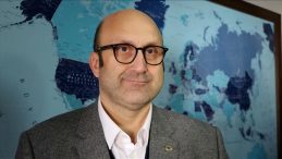 Dijital Cephe: Klavyelerin G&ouml;lgesinde Yeni Nesil Savaş