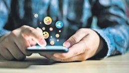 Dijital Dil T&uuml;rk&ccedil;e'ye Zarar Veriyor