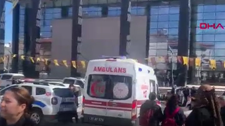 Diyarbakır'da Okulda Cıva Zehirlenmesi İddiası: &Ouml;ğrenciler Hastaneye Sevk Edildi