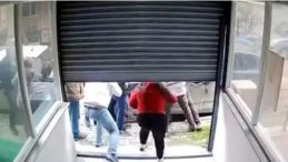 D&ouml;vmeci İş Yerinde Taciz Olayı: M&uuml;şteri Esnaf Tarafından Darbedildi