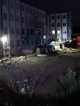 D&uuml;zce'de Şiddetli R&uuml;zgar Lisenin &Ccedil;atısını U&ccedil;urdu